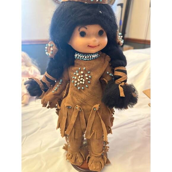 Native‎ American Style Porcelain Doll - Picture 2 of 3